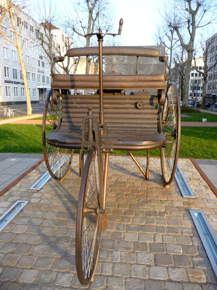 Benz-Auto 04