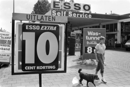 Benzineoorlog i.v.m. loslaten maximale benzineprijs 1 augustus a.s. korting , Bestanddeelnr 932-2592