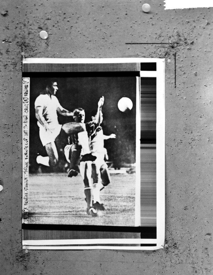 Benfica tegen Feijenoord, Gerard Pummie Bergholtz in de mangel, Bestanddeelnr 915-1362