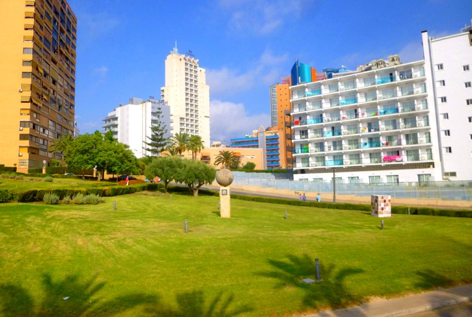 Benidorm - Plaza de SSMM los Reyes de España 2