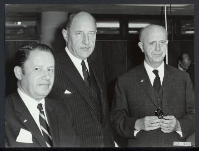 Benelux conferentie te Den Haag. De ministers van Buitenlandse Zaken van de drie, Bestanddeelnr 121-0412