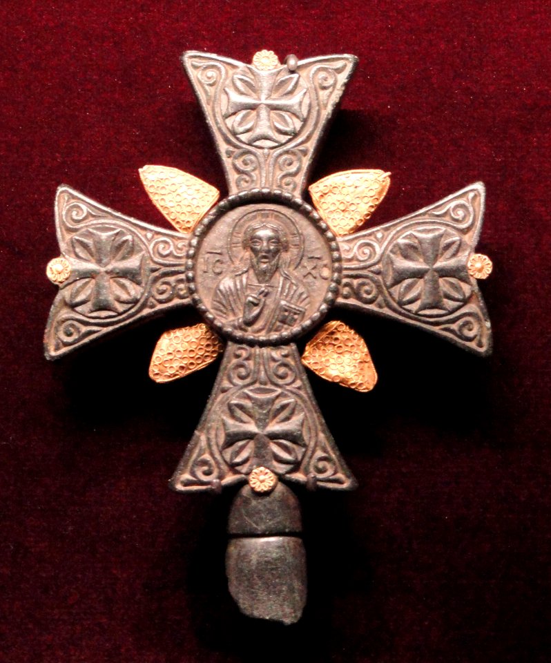 Benediction Cross, 1200s-1400s AD, Byzantine, black schist, gold, silver - Cleveland Museum of Art - DSC08367