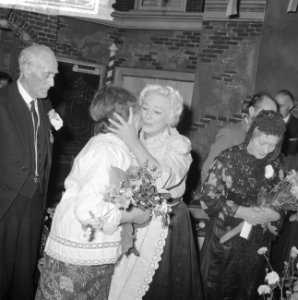 Beppie Nooy viert 50-jarig toneeljubileum en 70ste verjaardag, Bestanddeelnr 915-6013