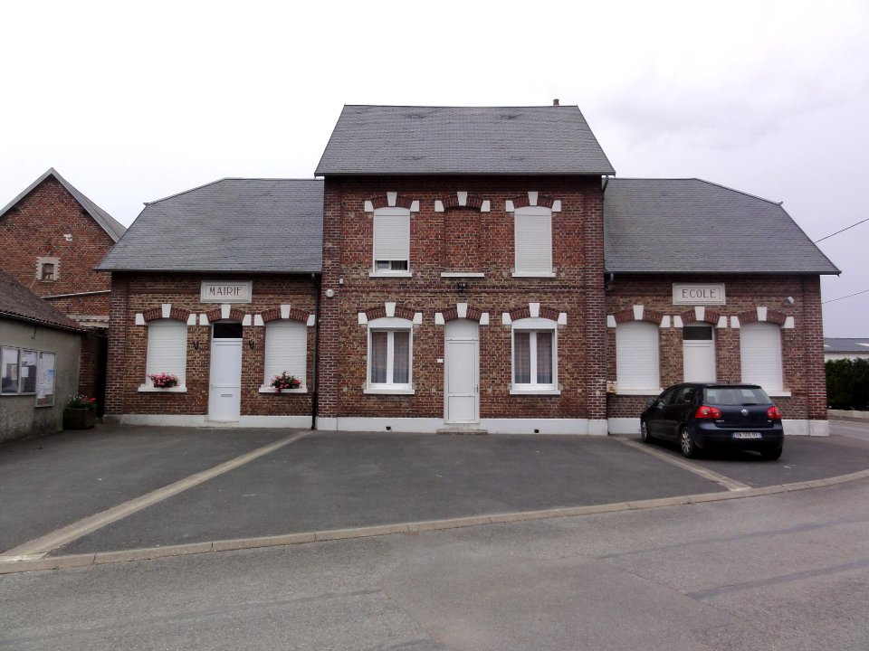 Benay (Aisne) mairie-école