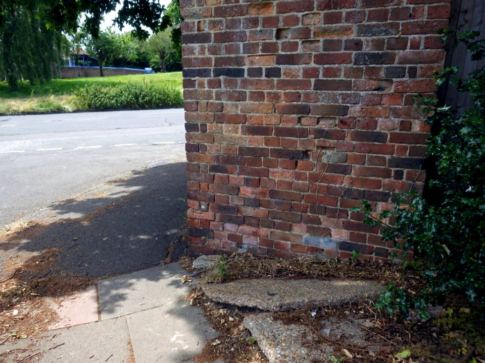 Benchmark, Building, Chantry Avenue, Bexhill (2)