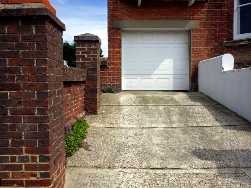 Benchmark, 32 Holliers Hill, Bexhill (2)