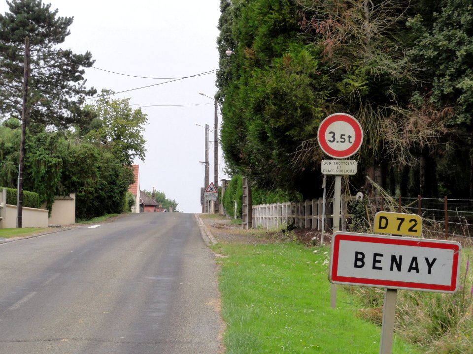 Benay (Aisne) city limit sign