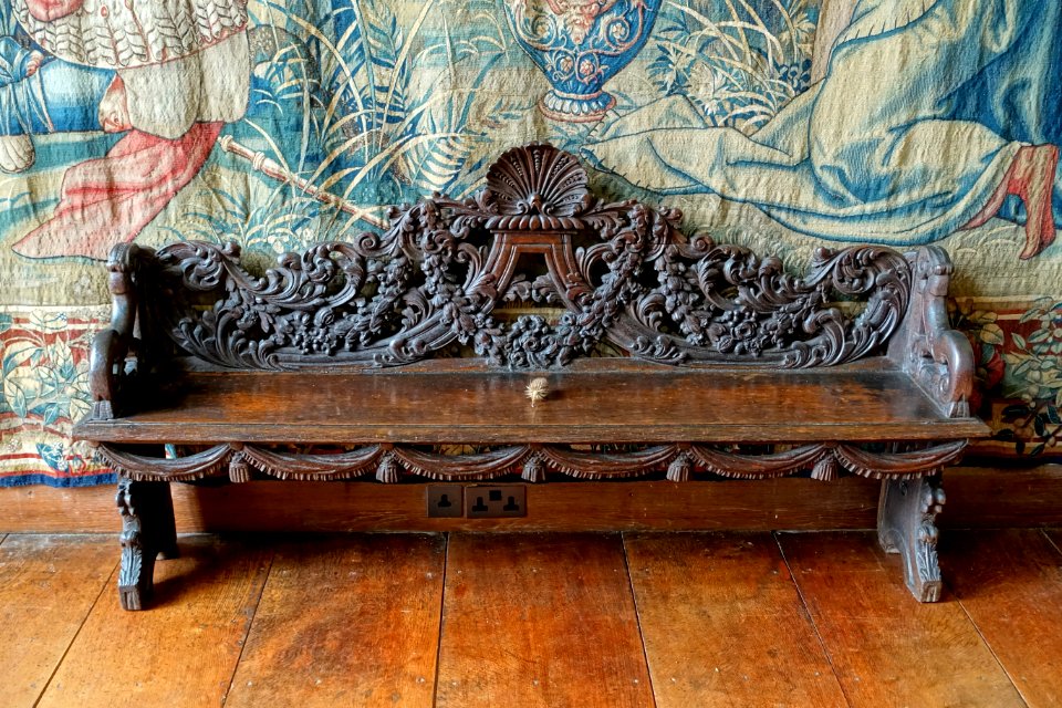 Bench, 1670-1700, oak - Packwood House - Warwickshire, England - DSC08876