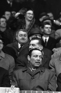 Benfica-trainer Otto Gloria op tribune bij NAC tegen Ajax, Bestanddeelnr 922-0082