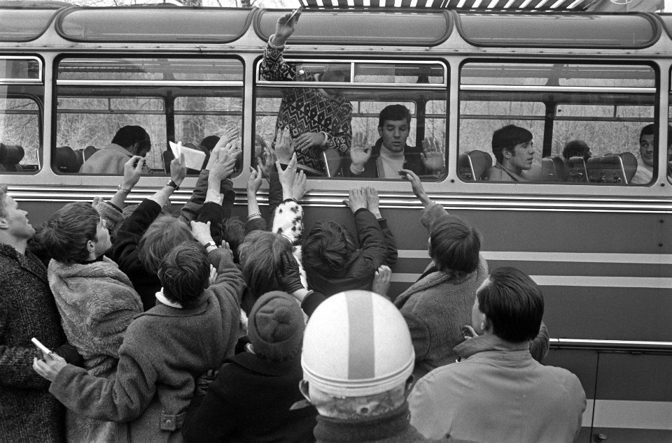 Benfica-spelers in bus, Bestanddeelnr 922-0939