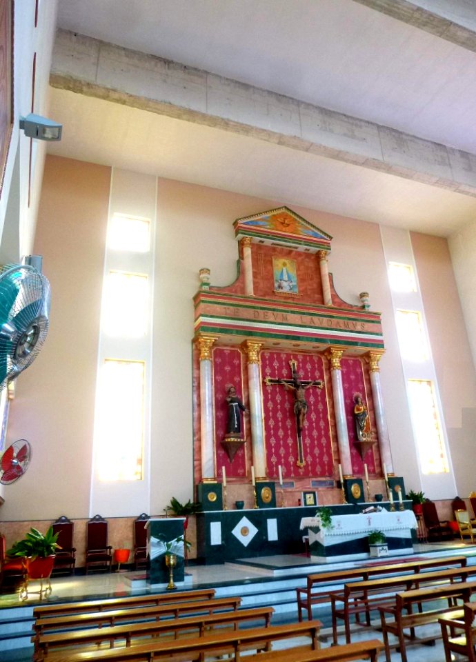 Benidorm - Parroquia de San Francisco de Asís, interior 05