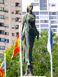 Benidorm - La Pau, escultura de Juan Ávalos 1