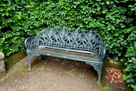 Bench - Biddulph Grange Garden - Staffordshire, England - DSC09318