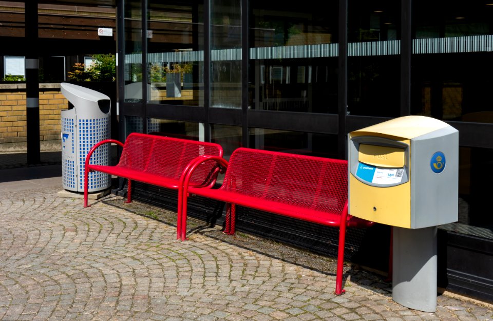 Benches outside Norra Älvsborgs Länssjukhus (NÄL)