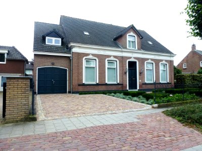 Berghem (Oss, NL) Burg.v.Erpstraat 24 (01)