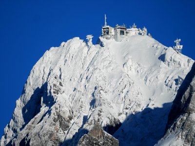Bergstation.der.Tiroler.Zugspitzbahn.vom.Ehrwalder.Becken.aus.P1045226