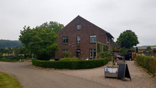 Berghem-Gerardusbeeldje in gevel Verlorenkostweg 1 (1)