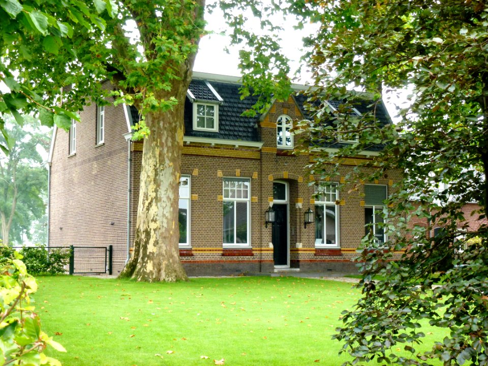 Berghem (Oss, NL) Burg.v.Erpstraat 39 (04)