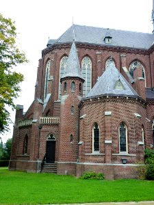 Berghem (Oss, NL) St.Willibrorduskerk exterieur 04