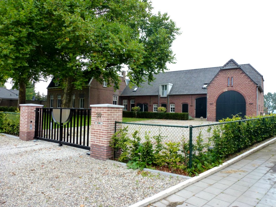 Berghem (Oss, NL) Burg.v.Erpstraat 39 (02)