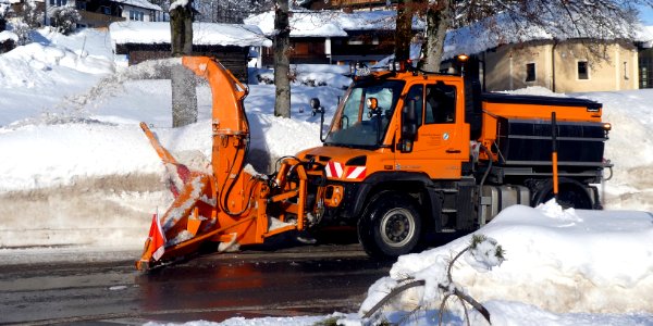 Berchtesgaden, Schneefräse beim Verbreitern, 1
