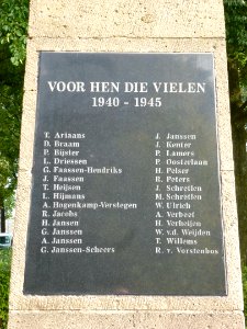 Berg en Dal (Groesbeek) Zevenheuvelenweg oorlogsmonument (02) namenbord