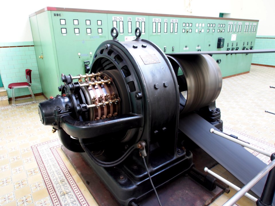 BERGMANN-ELEKTRICITÄTS-WERKE, A-G BERLIN, DYNAMP kw165 DAUERND VOLT 230, AMP 720, UpM 580, DYNAMO No 121041 at the Religiueze Stoommachine Ketelhuis Steyl pic1