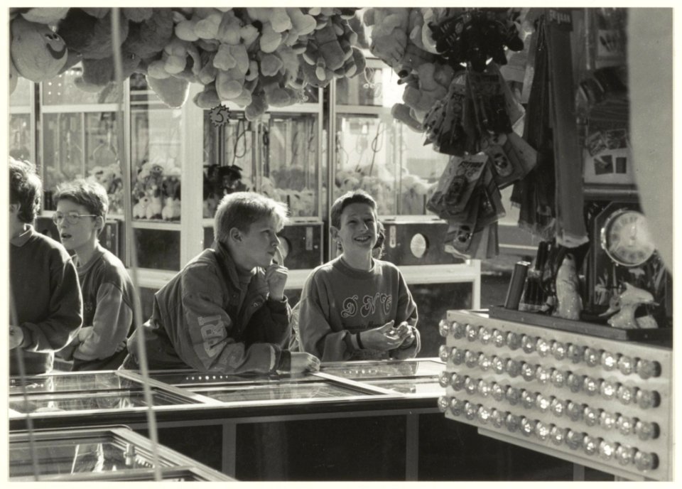Bennebroekerlaan, kermis. NL-HlmNHA 54032271