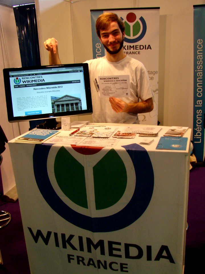 Benji au Salon Educatec Educatrice 2012 Stand Wikimedia France