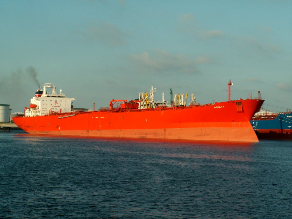 Berana - IMO 8400000 at the '7e Petroleumhaven', Port of Rotterdam, Holland 20-Jun-2006