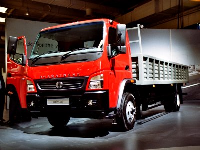 BHARATBENZ Light Duty Truck 914 R. front 2. Spielvogel 2012