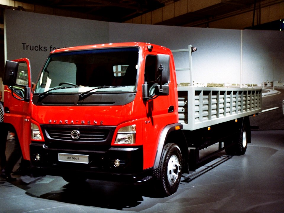 BHARAT BENZ LDT 914 R view left side1. Spielvogel
