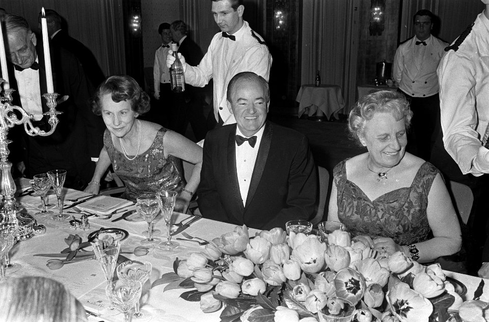 Bezoek vice president Hubert Humphrey, regeringsdiner, v.l.n.r mevrouw Luns , Hu, Bestanddeelnr 920-1894