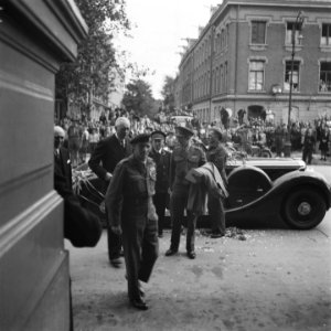 Bezoek van veldmaarschalk Montgomery aan Amsterdam. Aankomst bij het Amstelhotel, Bestanddeelnr 900-6877