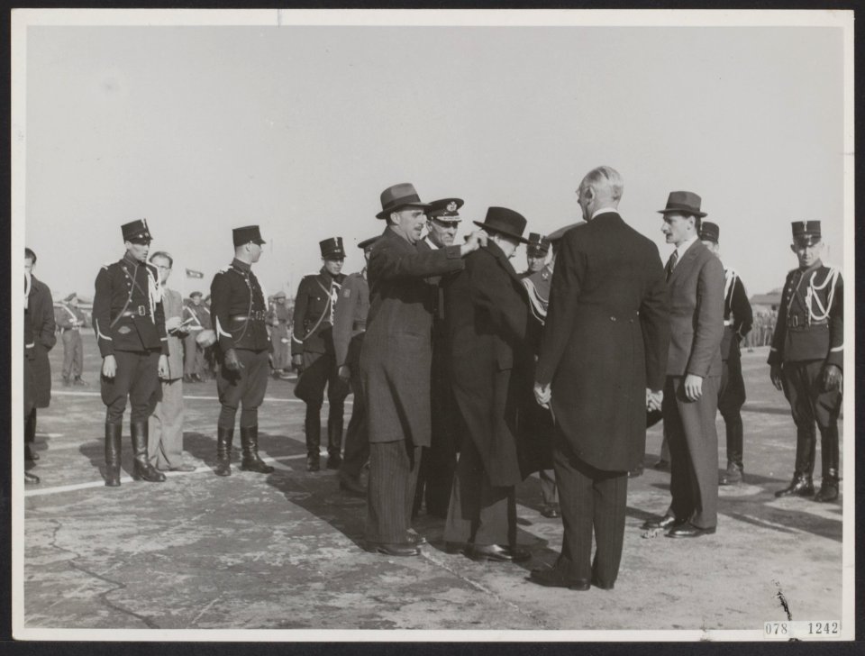 Bezoek van winston churchill aan nederland een jaar na de bevrijding anefo fotos, Bestanddeelnr 078-1242