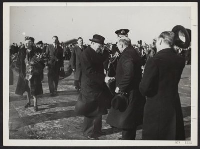 Bezoek van winston churchill aan nederland een jaar na de bevrijding anefo fotos, Bestanddeelnr 078-1255