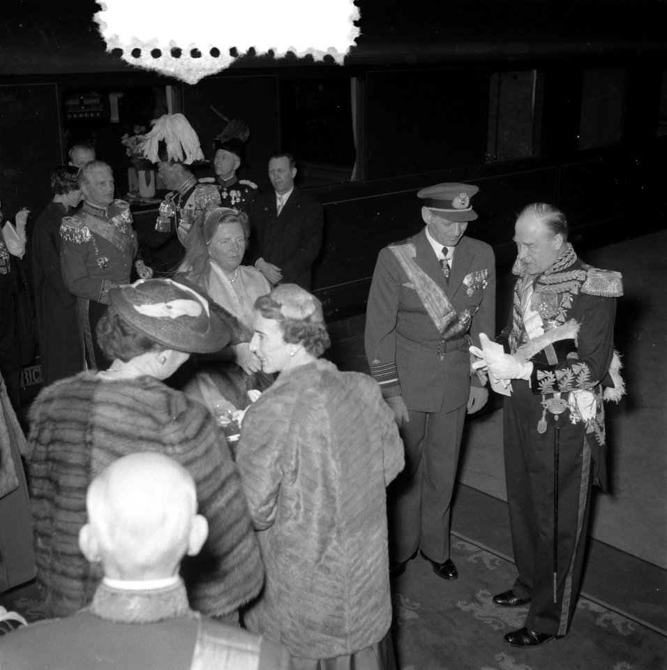 Bezoek Koninklijke Deense familie , vrouwelijke politie actie, Bestanddeelnr 906-4195