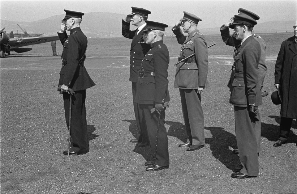 Bezoek van prins Bernhard aan Belfast t.g.v. opening Nederlandse tentoonstellin, Bestanddeelnr 935-2029
