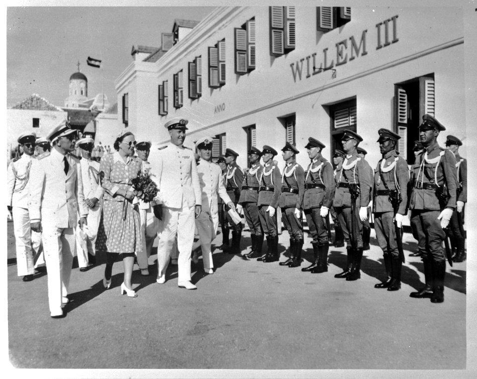 Bezoek van prinses Juliana aan West-Indië (februari-maart 1944). Curaçao. Inspe…, Bestanddeelnr 935-1534