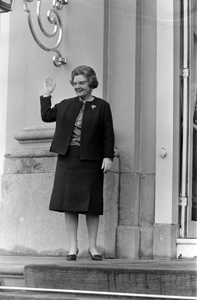 Bezoek vice president Humphrey , aankomst op Huis ten Bosch , koningin Juliana w, Bestanddeelnr 920-1876