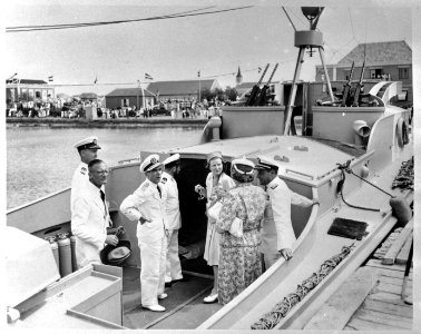 Bezoek van prinses Juliana aan West-Indië (februari-maart 1944). Bonaire. Inspec, Bestanddeelnr 935-1537