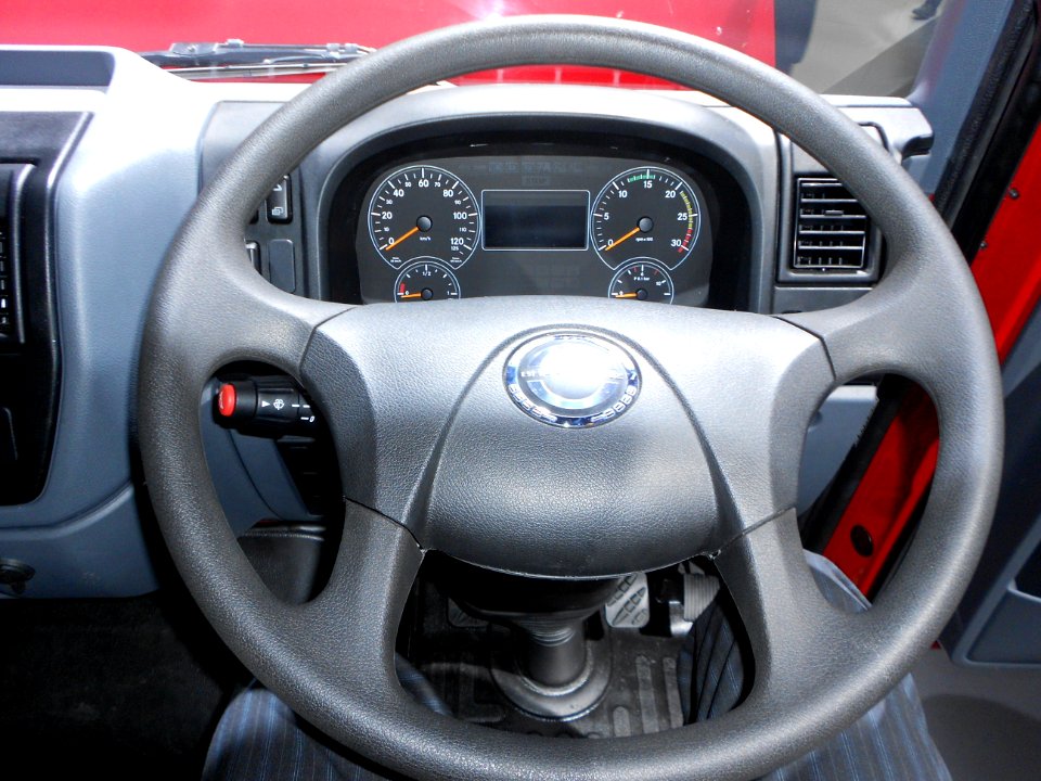 BHARATBENZ Heavy Duty Truck 3128 C. Cockpit Spielvogel