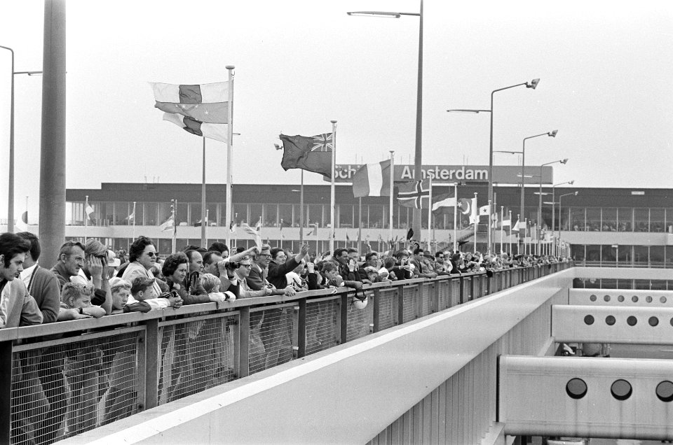 Bezoekers op de wandelpieren, Bestanddeelnr 921-5748