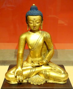 Bhaishajyaguru or Medicine Buddha, Tibet, 14th century, gilt bronze - Berkeley Art Museum and Pacific Film Archive - DSC04032