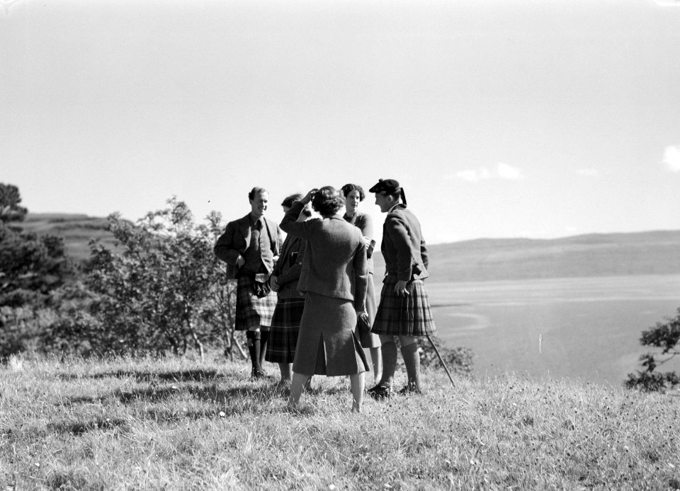 Bezoekers van de Highland Games, een negentiende eeuwse voortzetting van traditi, Bestanddeelnr 254-2784