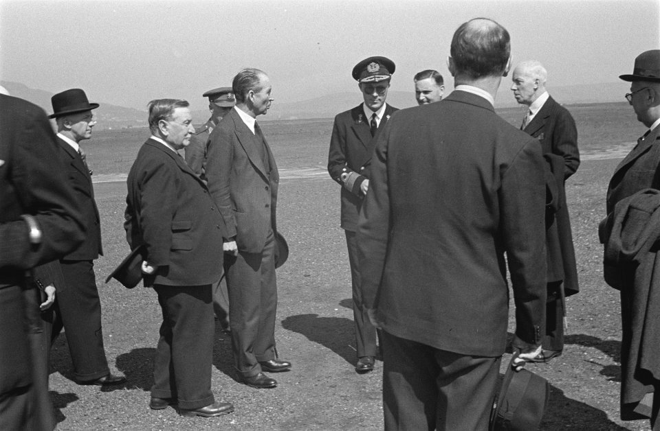 Bezoek van prins Bernhard aan Belfast t.g.v. opening Nederlandse tentoonstellin, Bestanddeelnr 935-2031