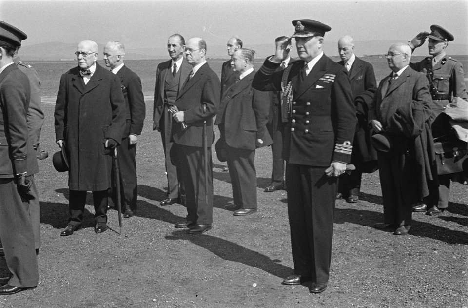 Bezoek van prins Bernhard aan Belfast t.g.v. opening Nederlandse tentoonstellin, Bestanddeelnr 935-2030