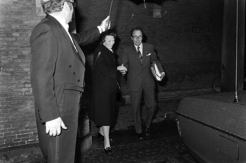 Bezoek van prinses Beatrix en vicevoorzitter van de Raad van State Ruppert aan d, Bestanddeelnr 929-0864