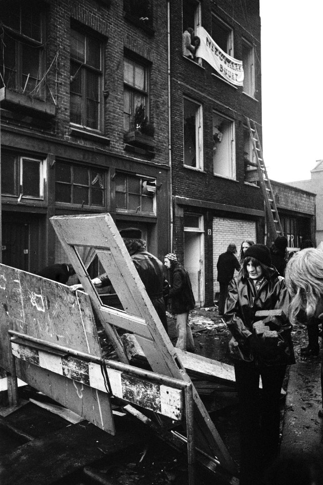 Bewoners Nieuwmarktbuurt Amsterdam verzetten zich tegen sloop van huizen voor me, Bestanddeelnr 927-6410