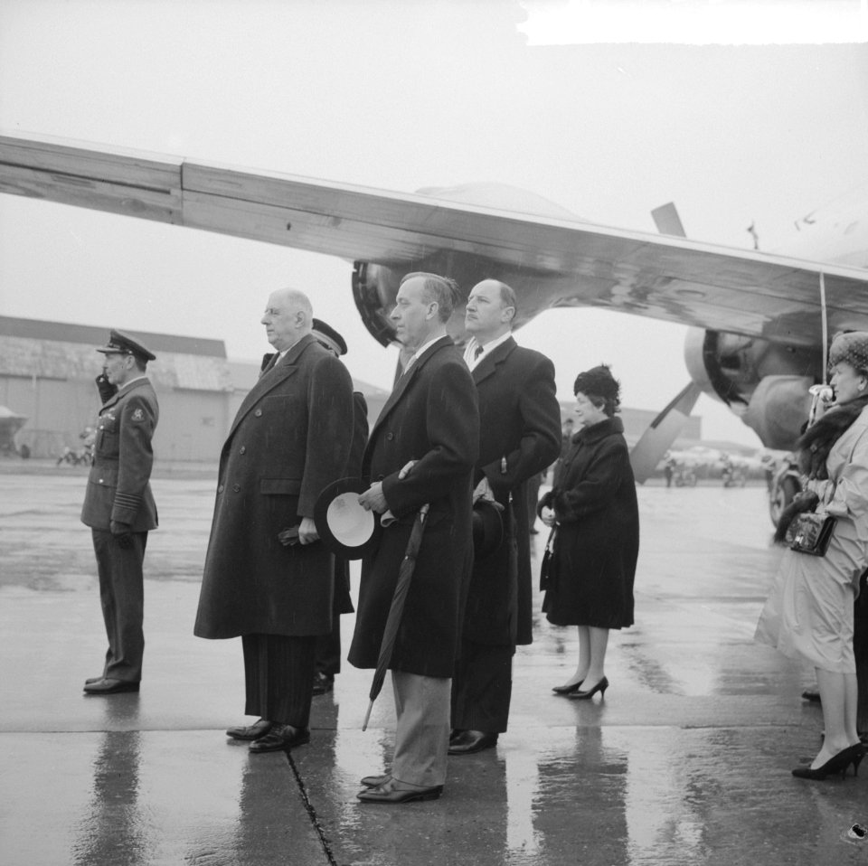 Bezoek President De Gaulle aan Nederland. De Gaulle , Baron Lynden , Luns en mev, Bestanddeelnr 914-9322